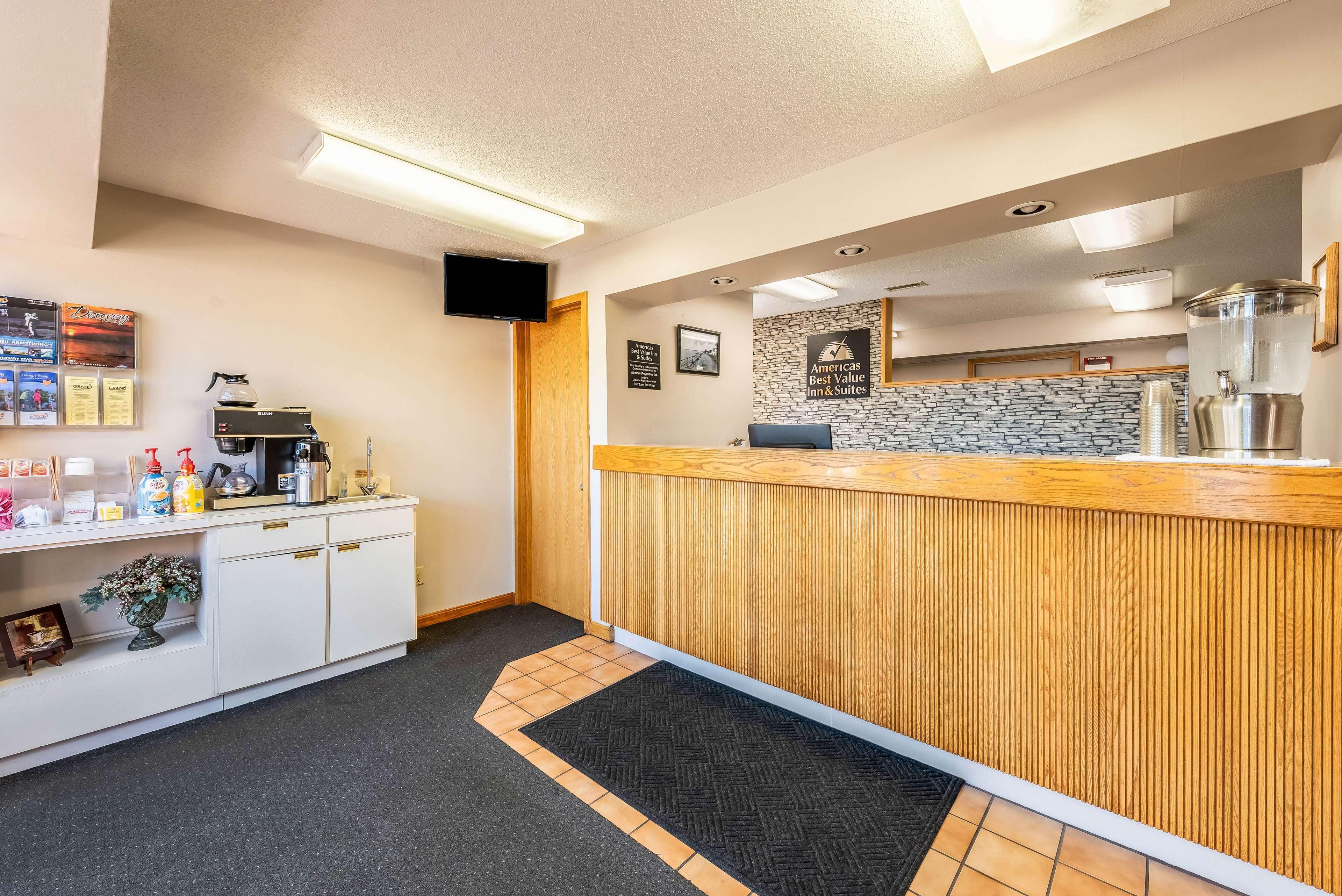 Americas Best Value Inn St. Marys Exterior foto
