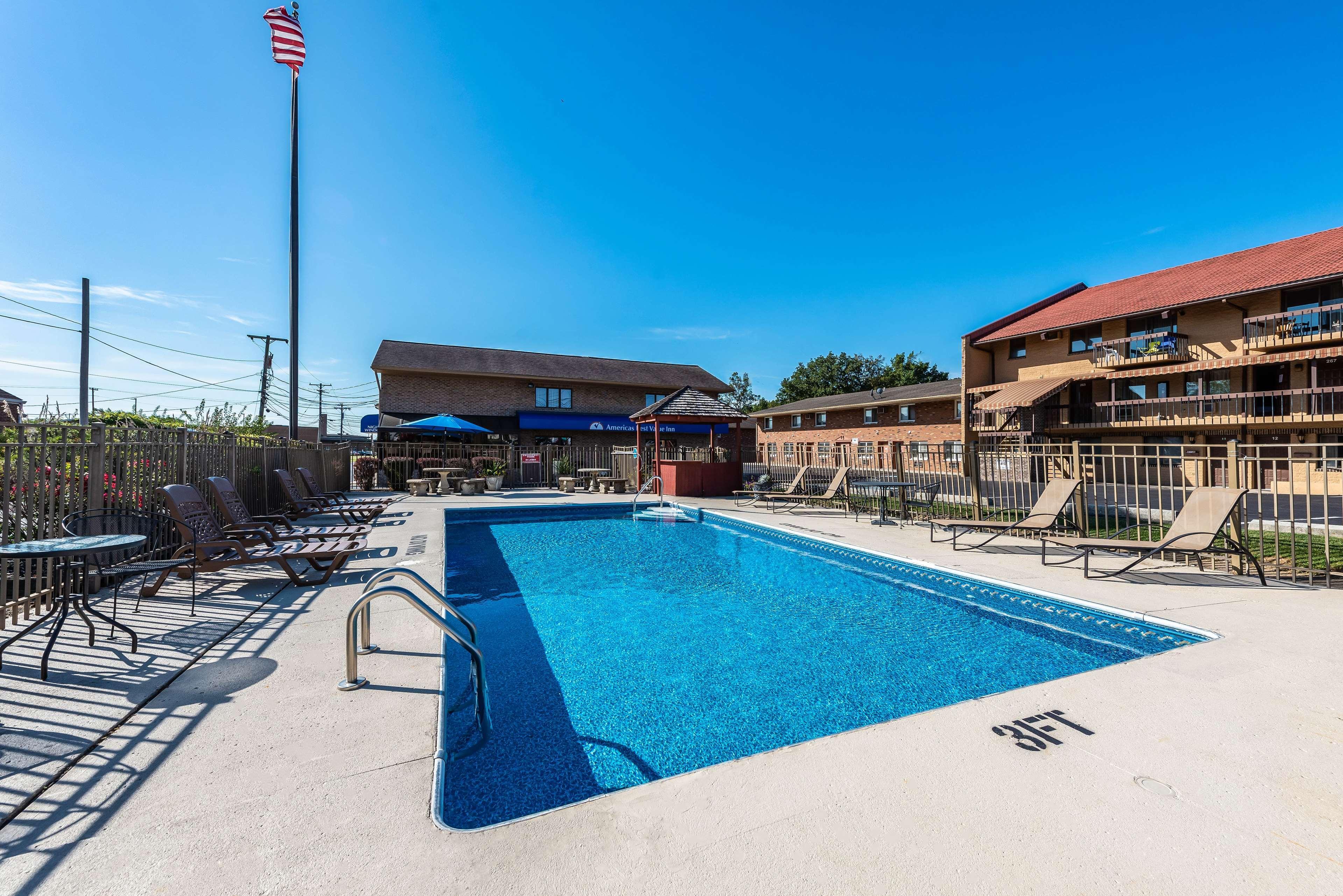 Americas Best Value Inn St. Marys Exterior foto